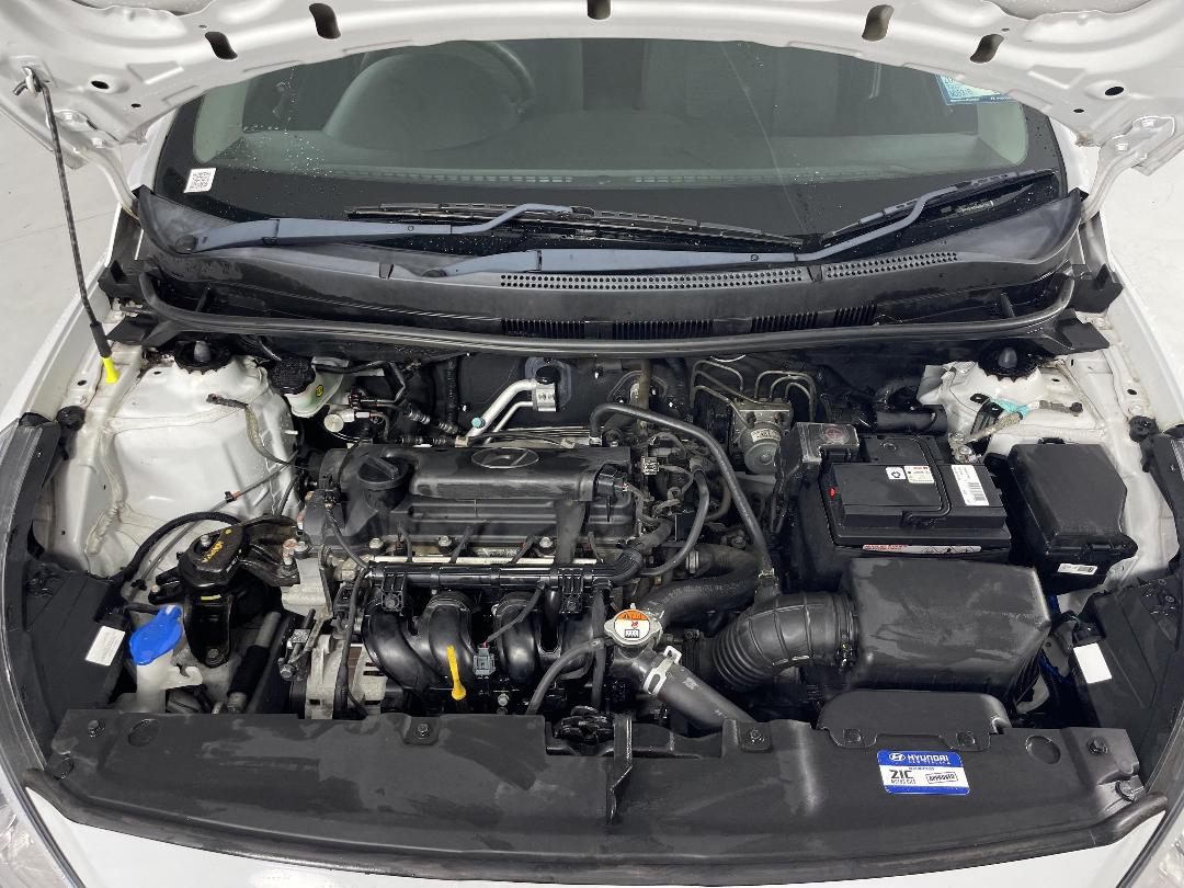 Photo '13' of Hyundai Accent