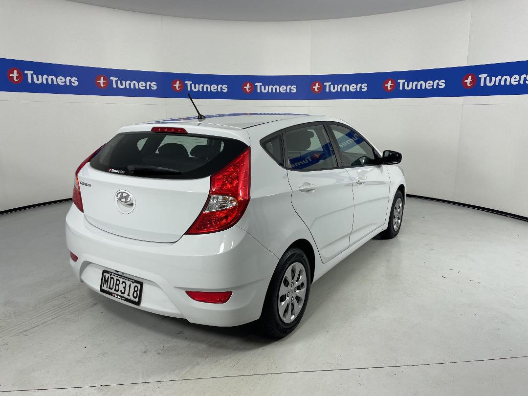 Photo '7' of Hyundai Accent