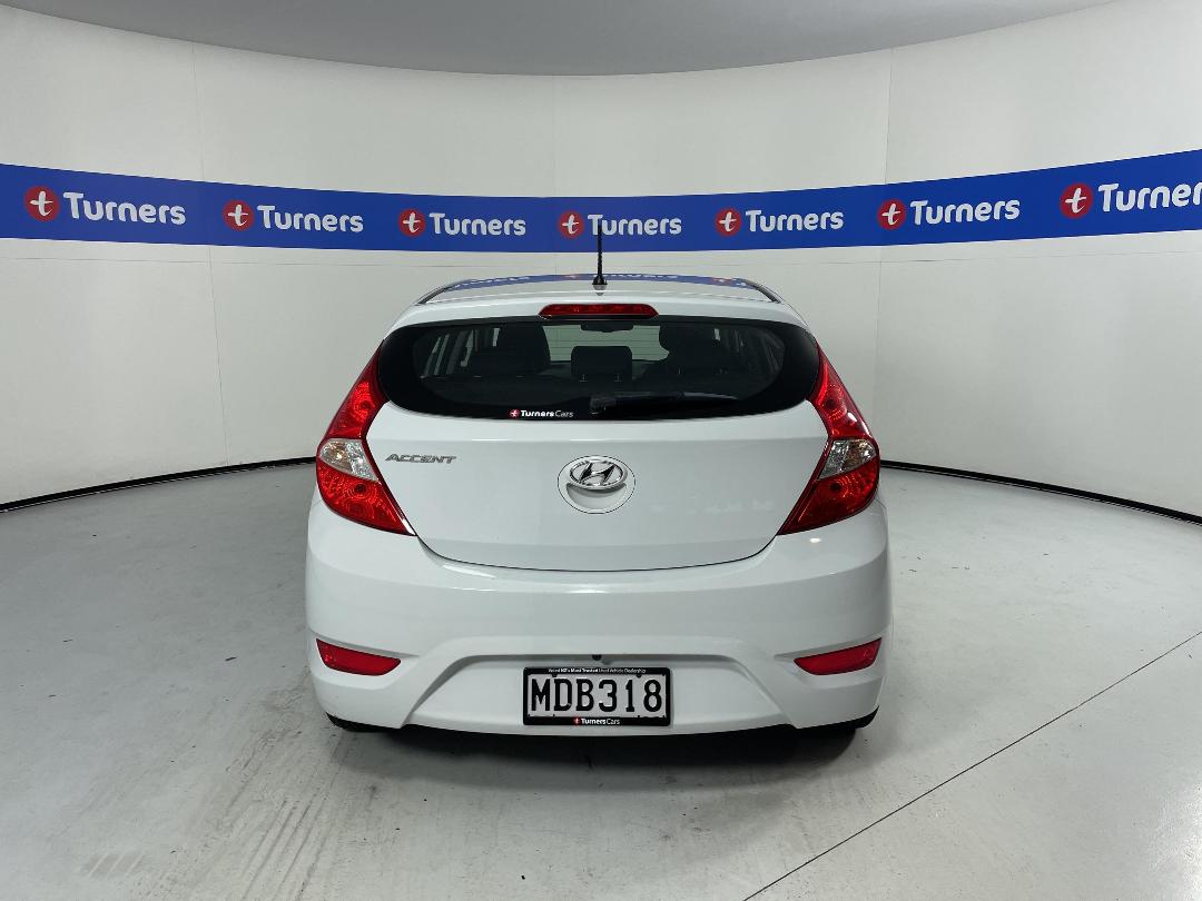 Photo '6' of Hyundai Accent