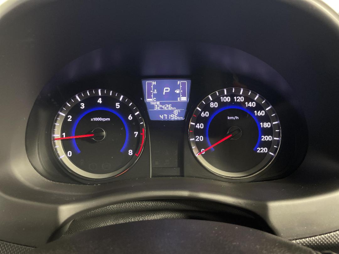 Photo '21' of Hyundai Accent