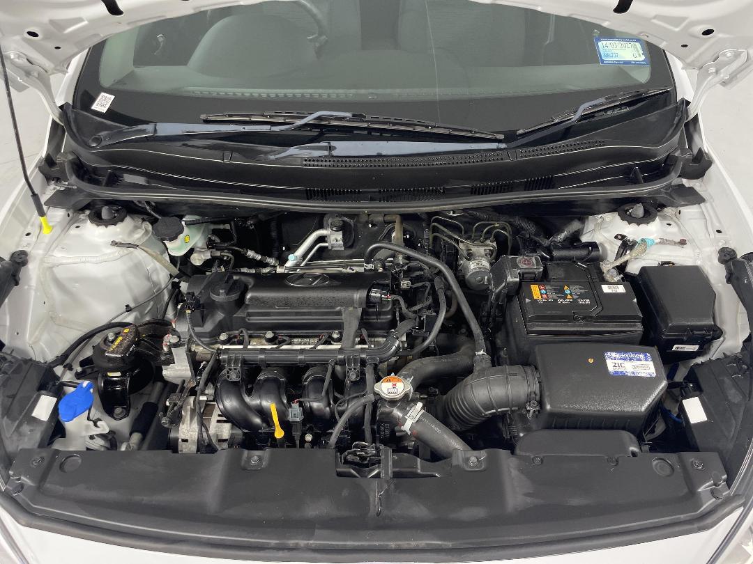 Photo '13' of Hyundai Accent