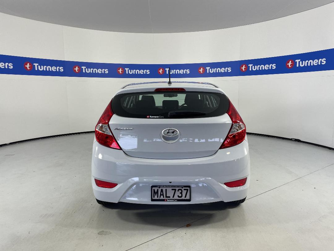 Photo '6' of Hyundai Accent