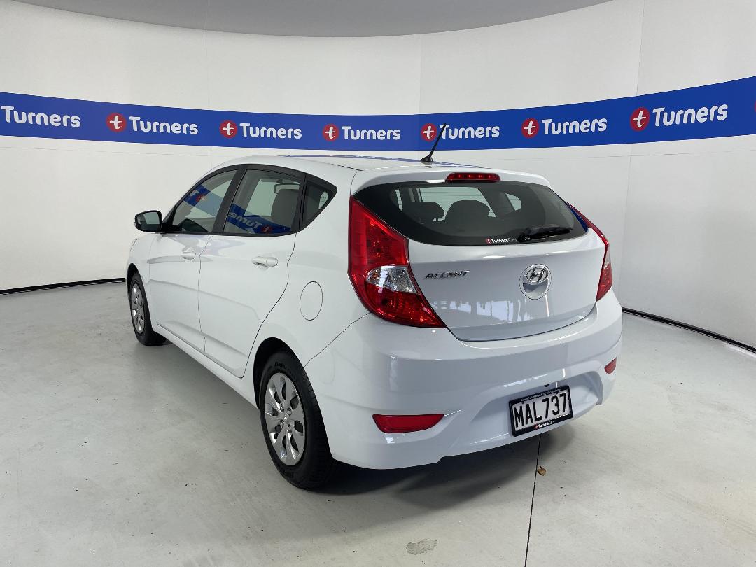 Photo '5' of Hyundai Accent