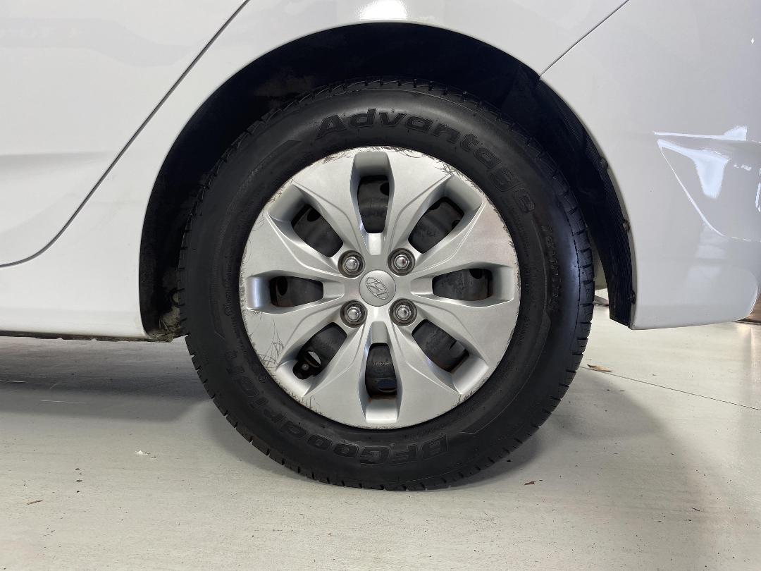 Photo '11' of Hyundai Accent