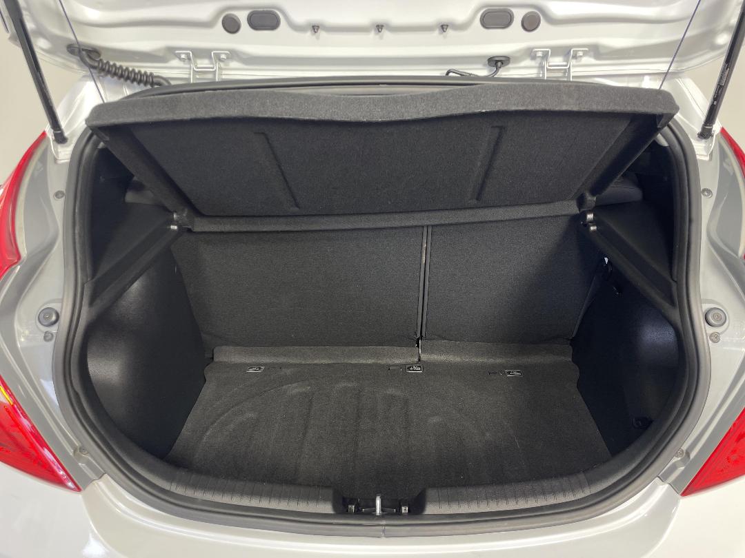 Photo '14' of Hyundai Accent