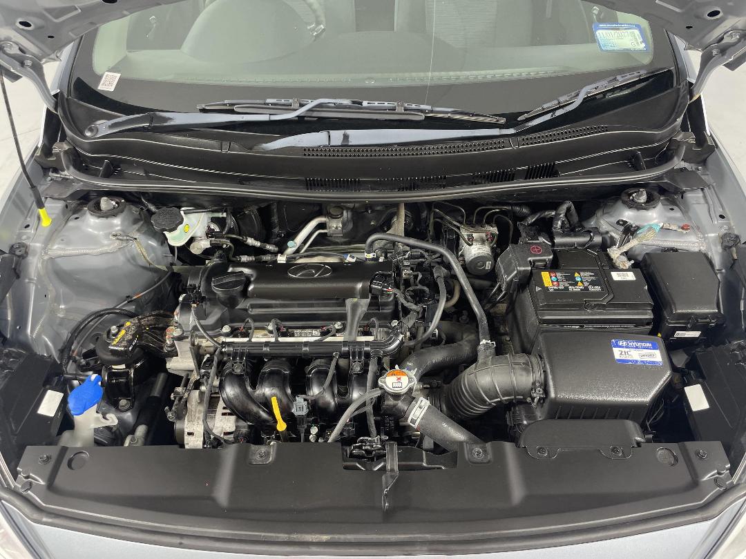 Photo '13' of Hyundai Accent