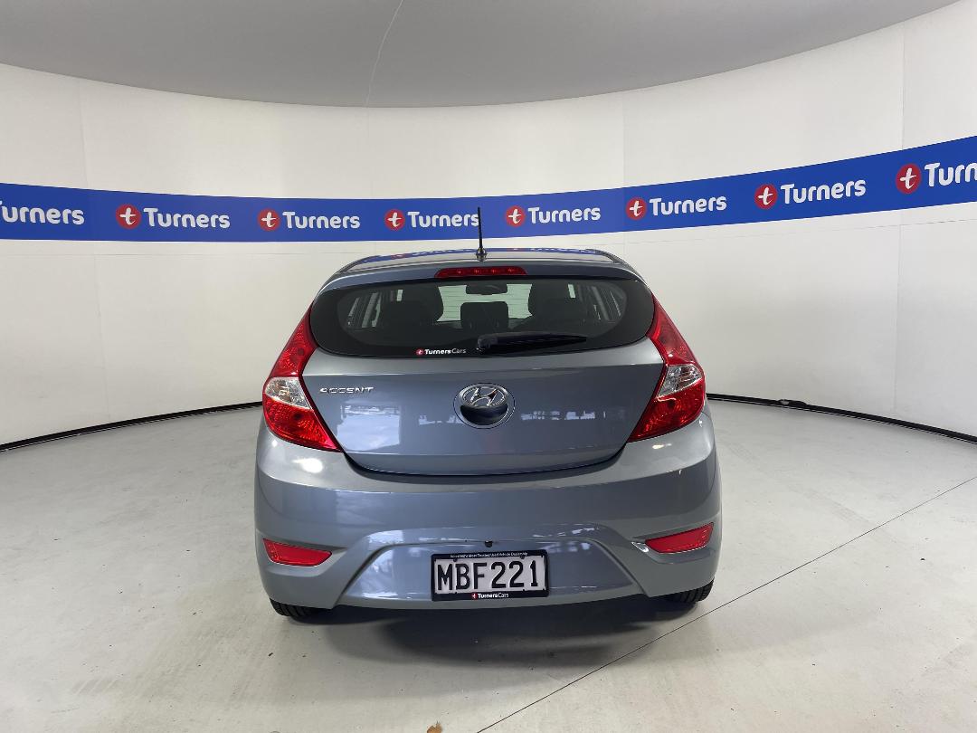 Photo '6' of Hyundai Accent