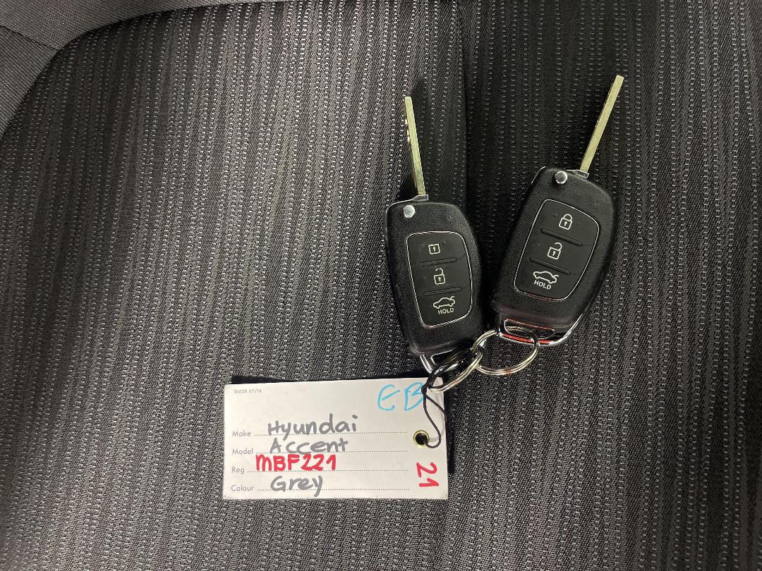 Photo '22' of Hyundai Accent