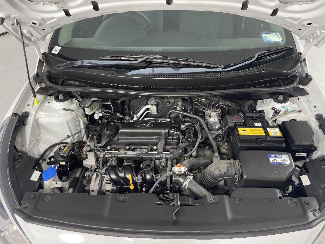 Photo '13' of Hyundai Accent