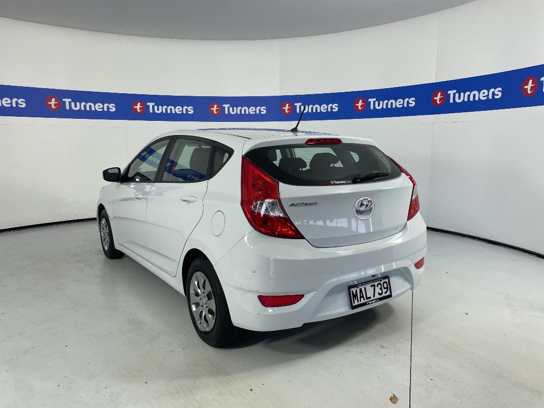 Photo '5' of Hyundai Accent