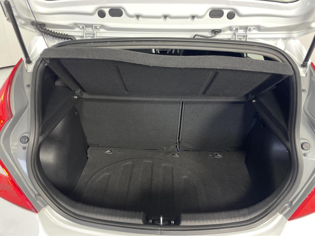 Photo '14' of Hyundai Accent