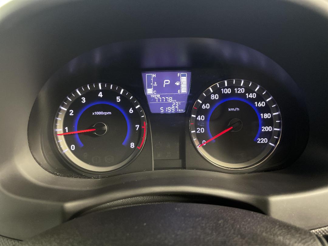 Photo '21' of Hyundai Accent