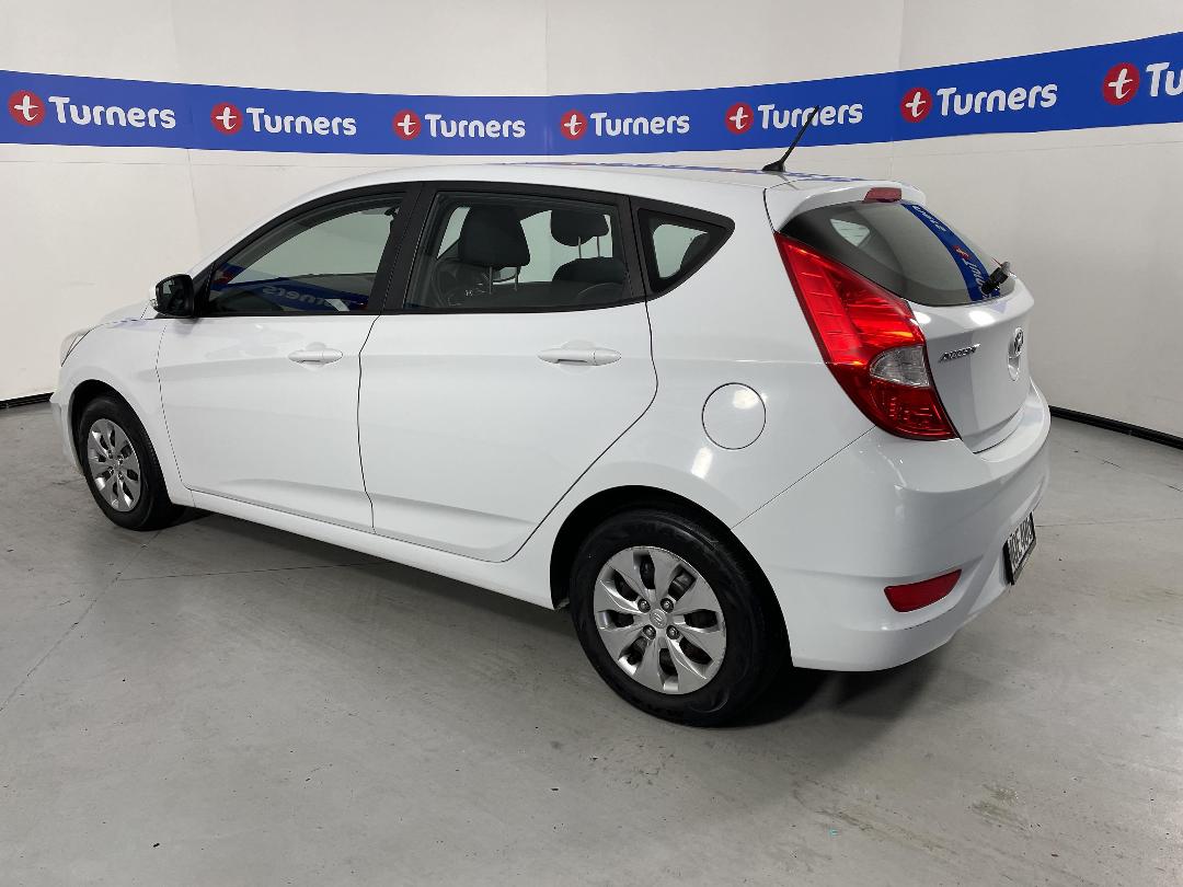 Photo '5' of Hyundai Accent Photo '5' of Hyundai Accent