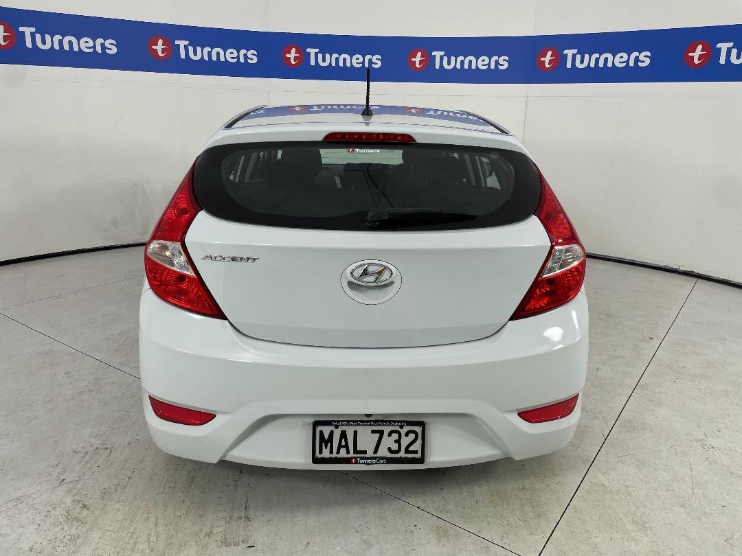 Photo '6' of Hyundai Accent