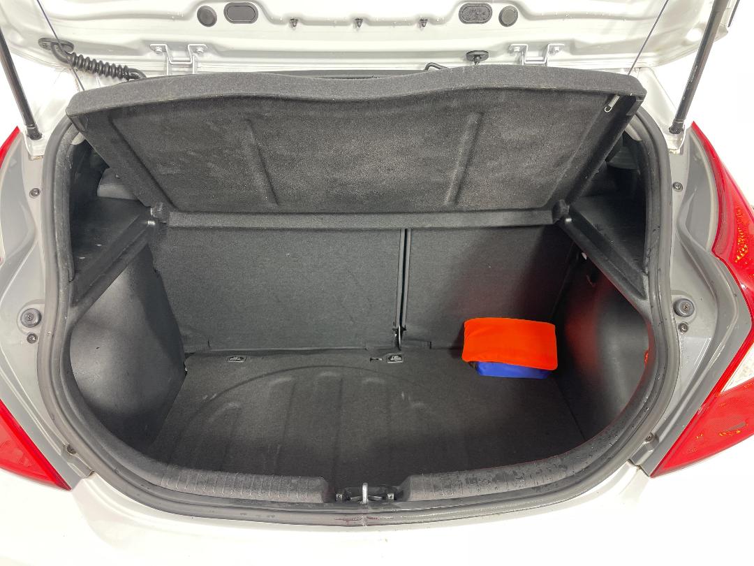 Photo '14' of Hyundai Accent