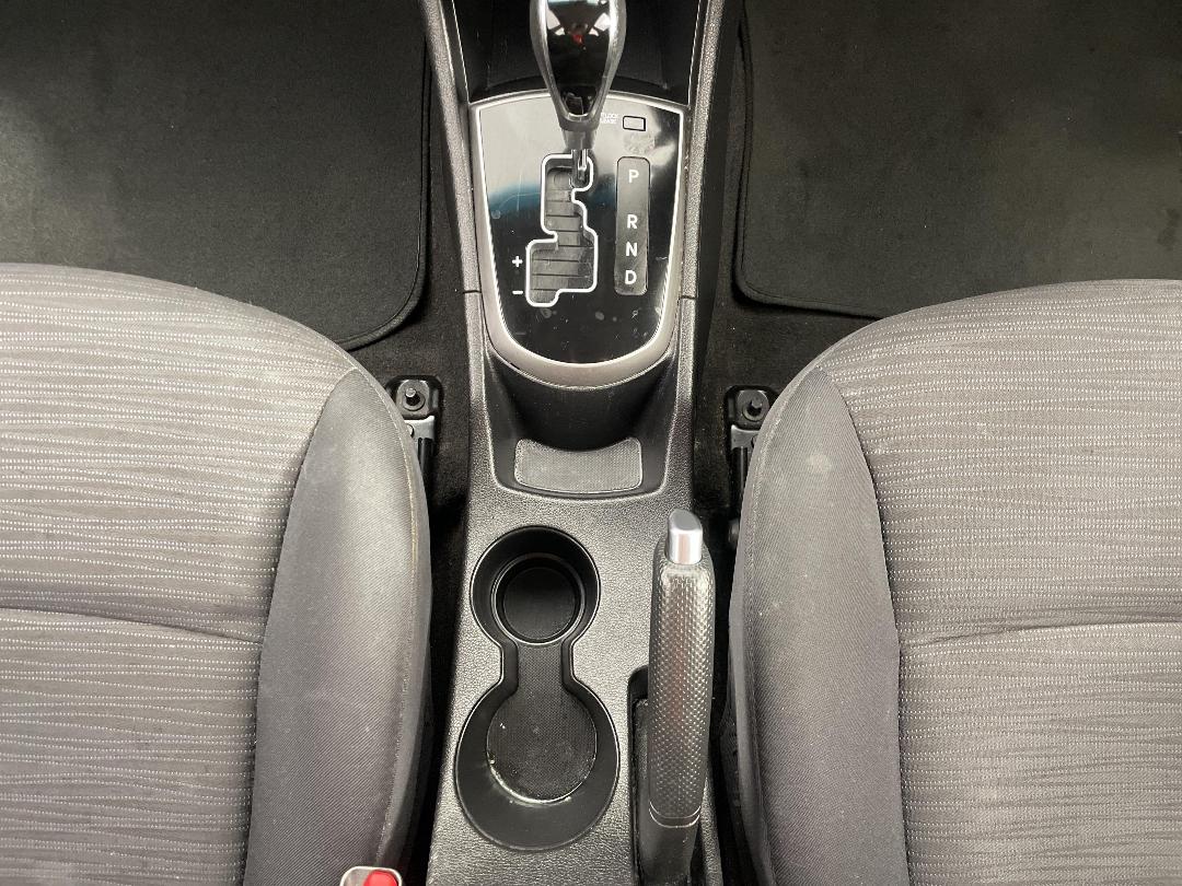 Photo '18' of Hyundai Accent