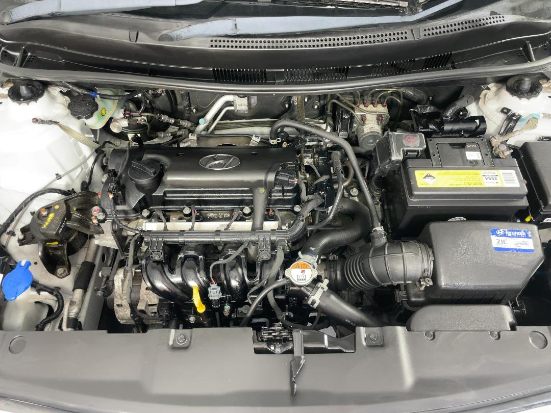 Photo '13' of Hyundai Accent