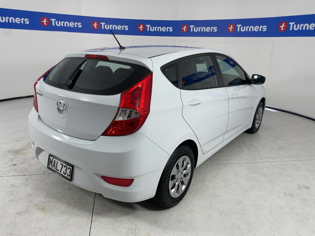 Photo '7' of Hyundai Accent