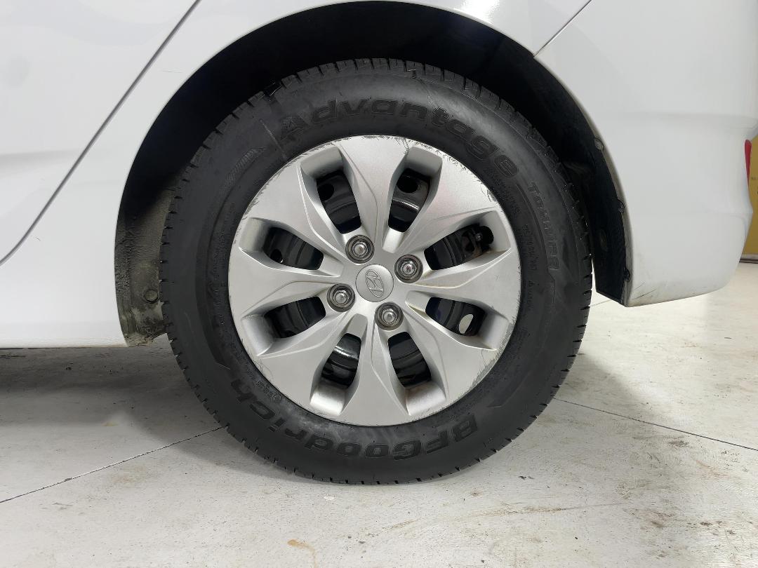 Photo '11' of Hyundai Accent