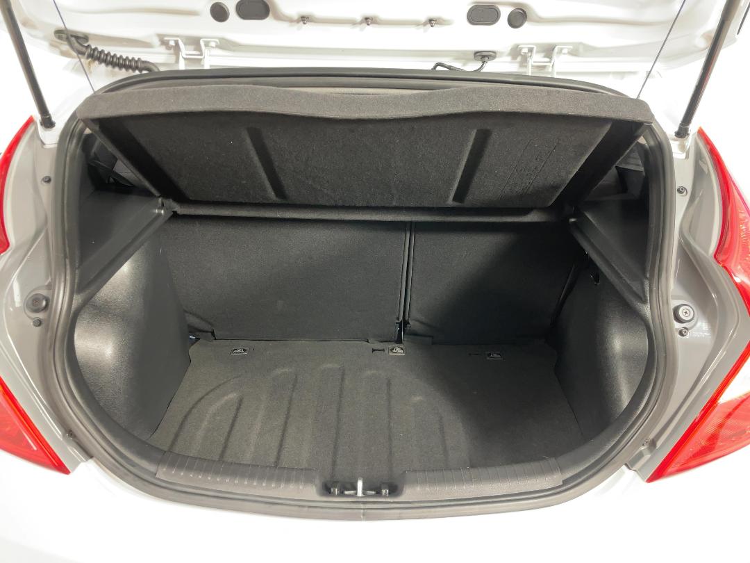 Photo '14' of Hyundai Accent