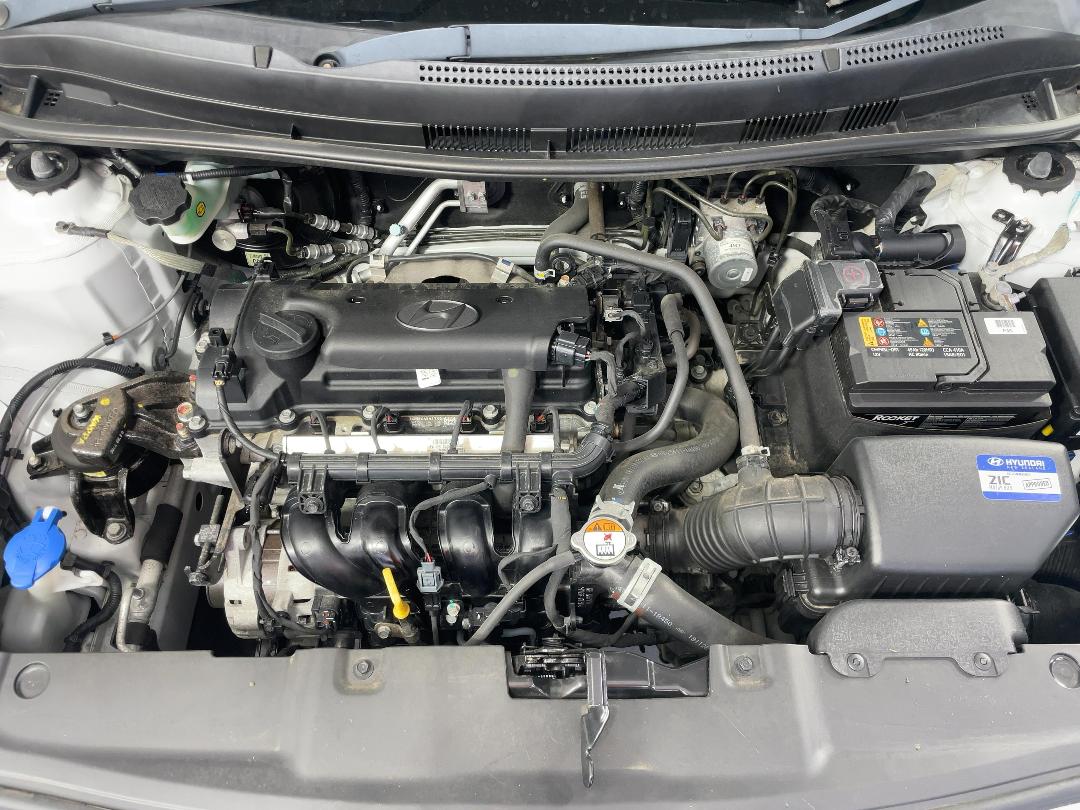 Photo '13' of Hyundai Accent Photo '13' of Hyundai Accent