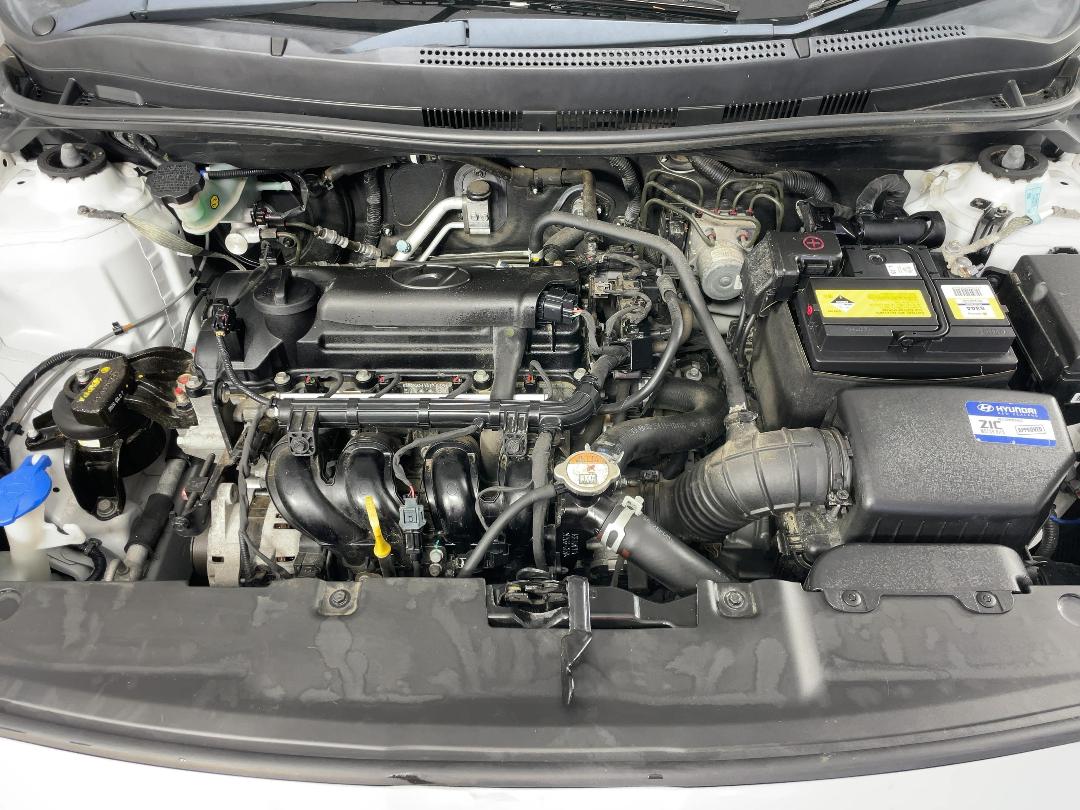 Photo '13' of Hyundai Accent