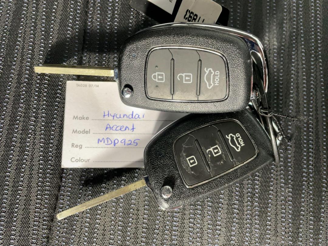 Photo '22' of Hyundai Accent