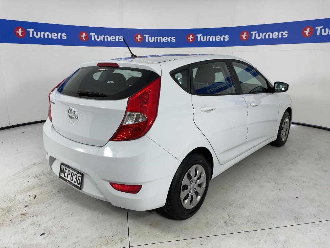 Photo '7' of Hyundai Accent