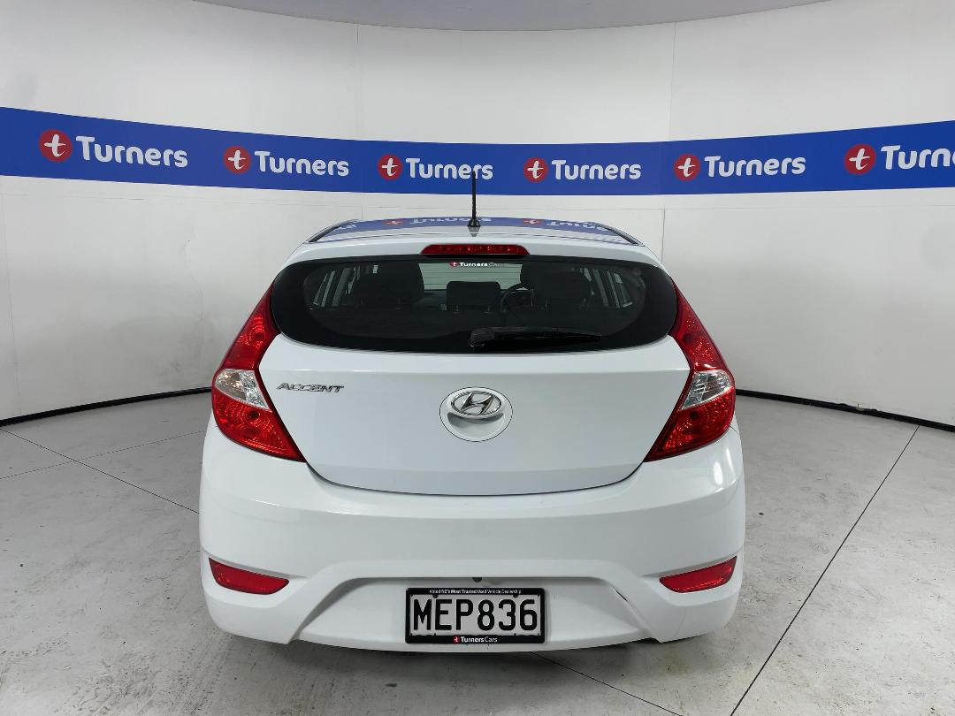 Photo '6' of Hyundai Accent