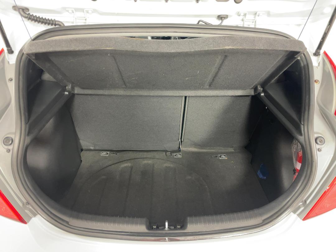 Photo '14' of Hyundai Accent