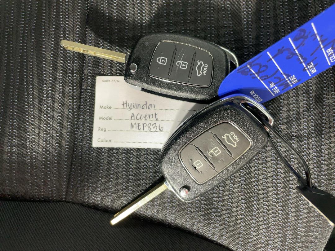 Photo '22' of Hyundai Accent