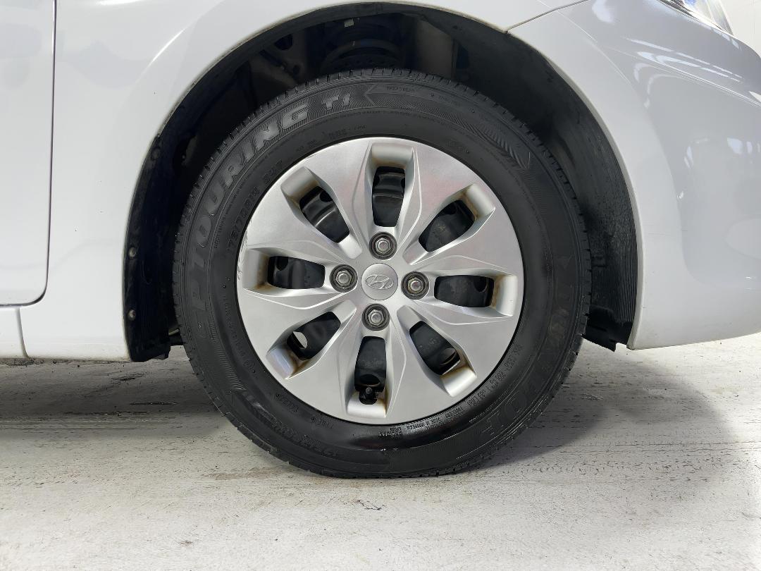 Photo '9' of Hyundai Accent