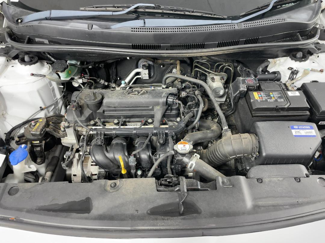 Photo '13' of Hyundai Accent