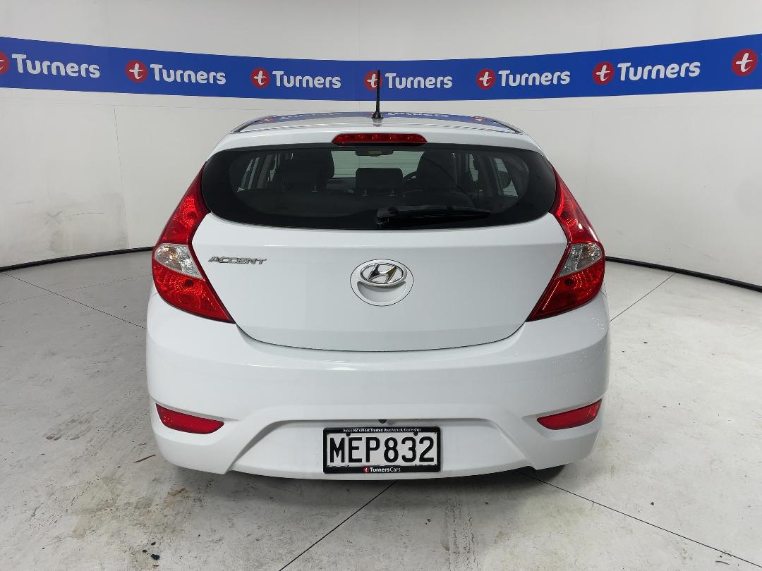 Photo '6' of Hyundai Accent