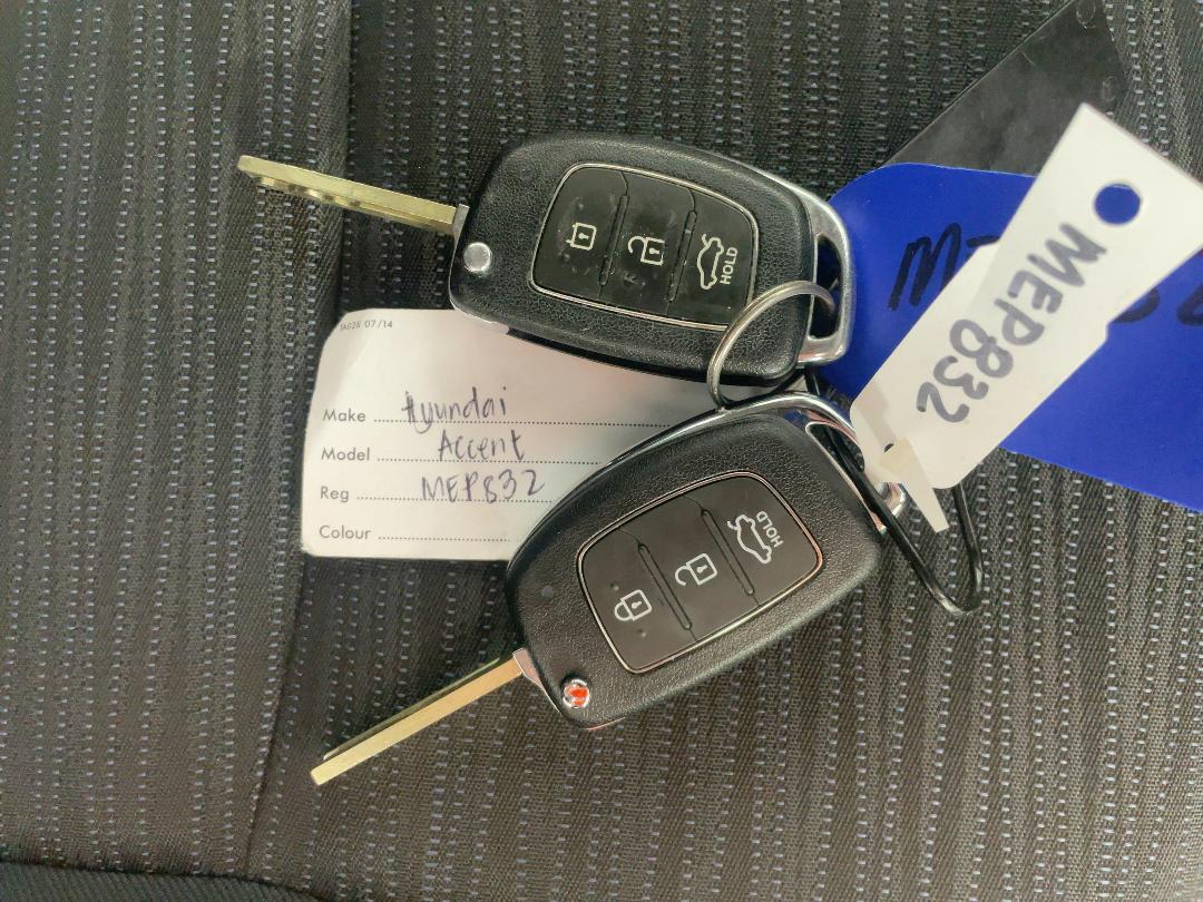 Photo '22' of Hyundai Accent