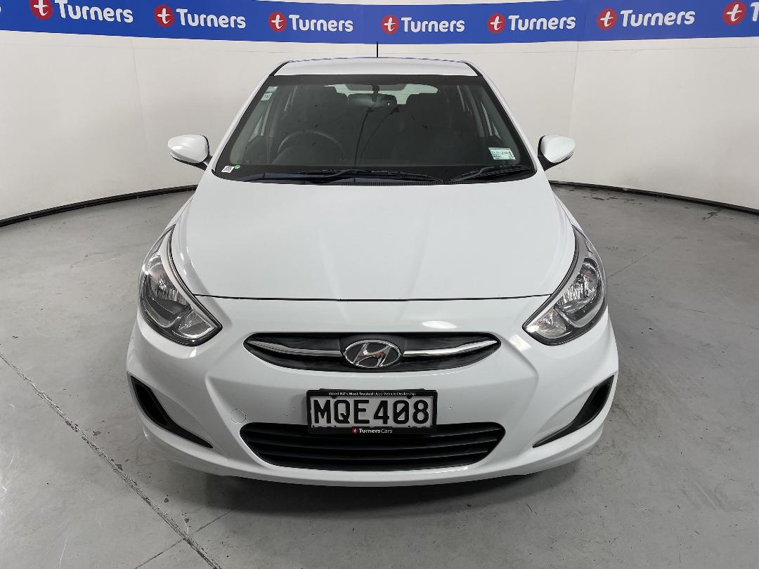 Photo '2' of Hyundai Accent Photo '2' of Hyundai Accent