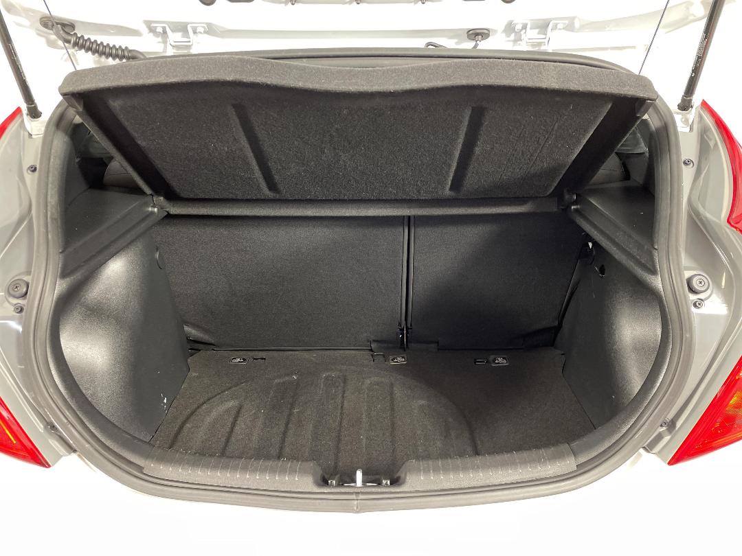 Photo '14' of Hyundai Accent Photo '14' of Hyundai Accent