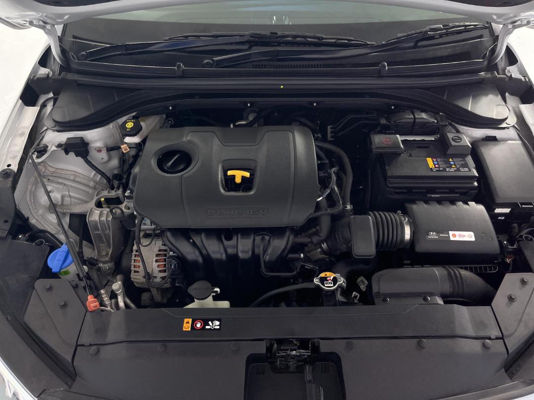 Photo '13' of Hyundai Elantra Photo '13' of Hyundai Elantra