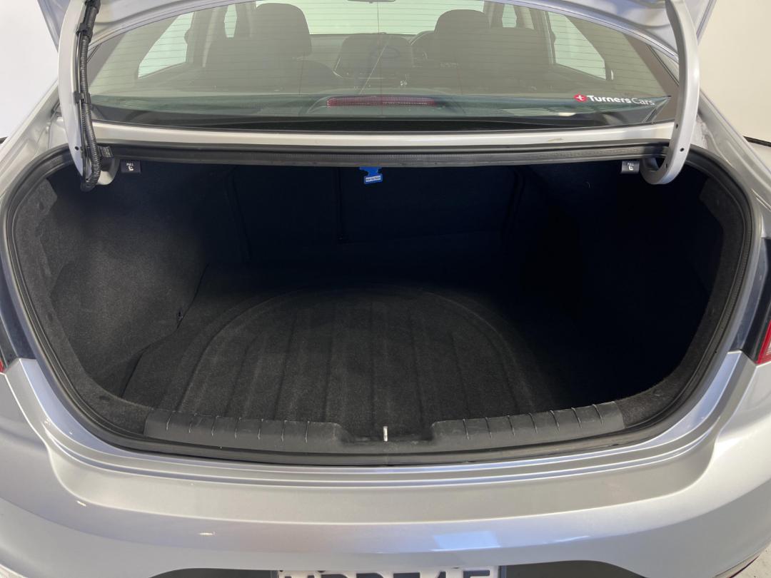 Photo '14' of Hyundai Elantra Photo '14' of Hyundai Elantra