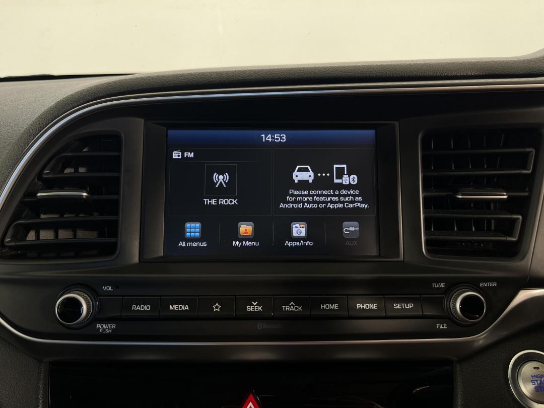 Photo '25' of Hyundai Elantra Photo '25' of Hyundai Elantra