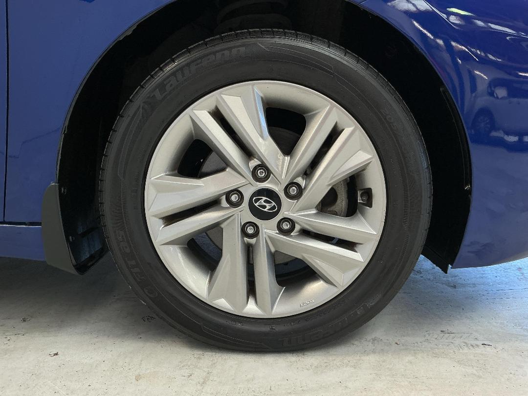 Photo '9' of Hyundai Elantra