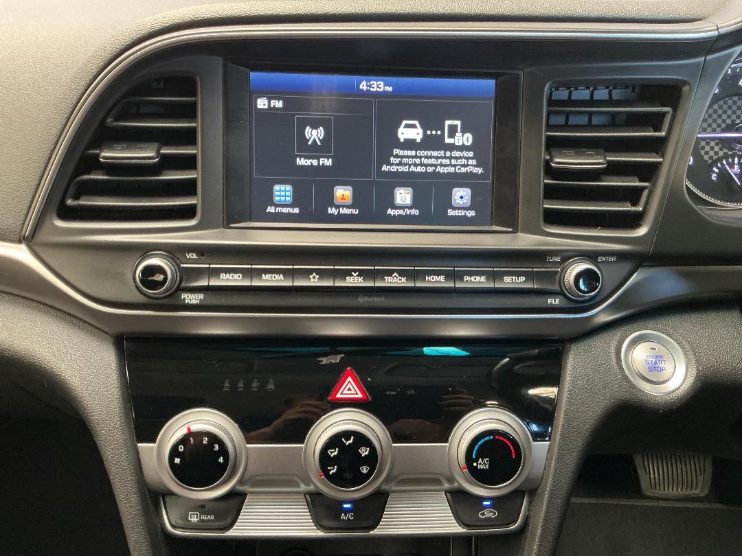 Photo '18' of Hyundai Elantra