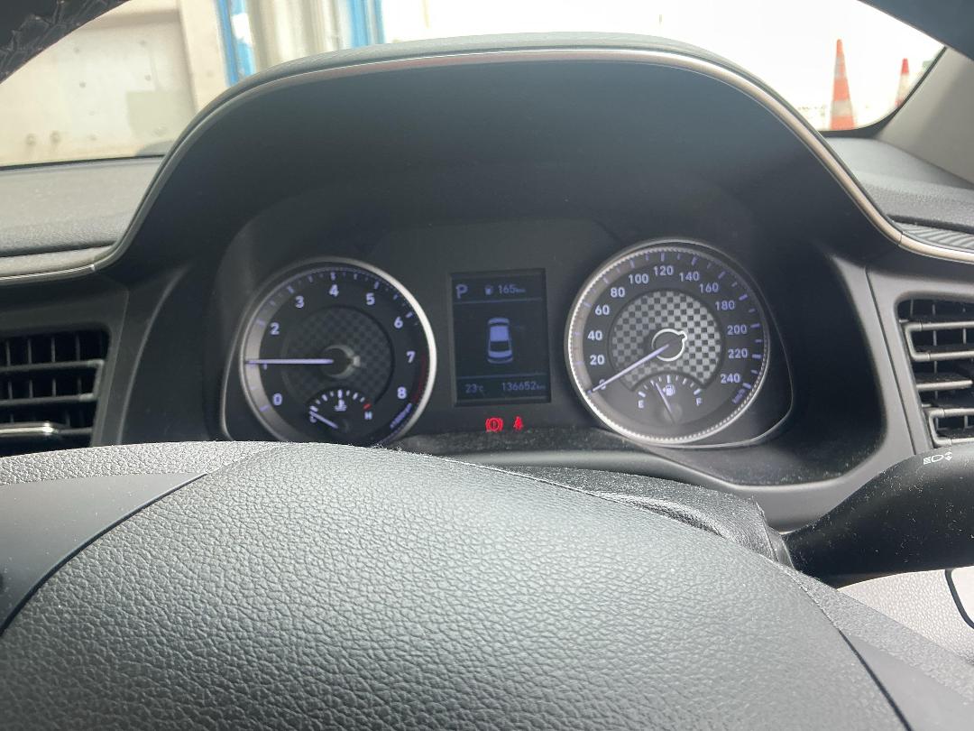 Photo '9' of Hyundai Elantra PE