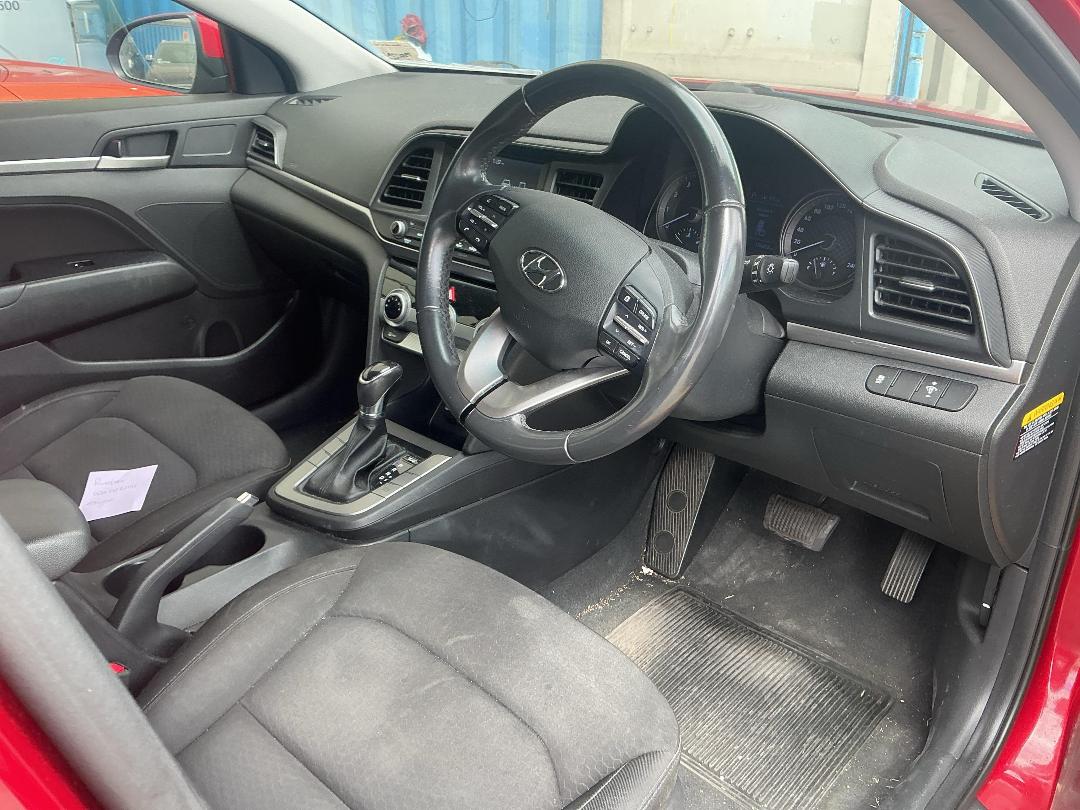 Photo '8' of Hyundai Elantra PE