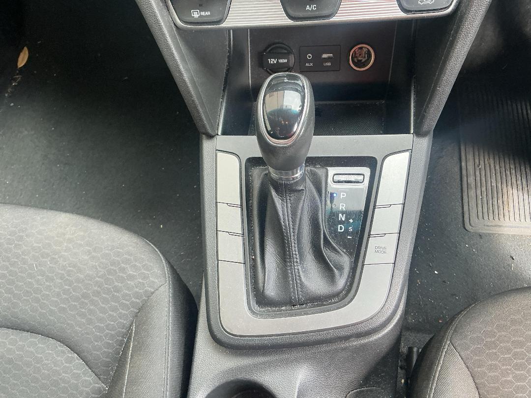 Photo '11' of Hyundai Elantra PE