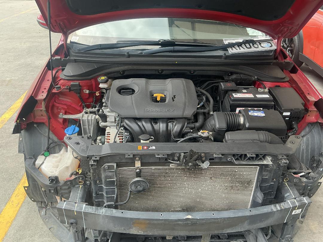 Photo '14' of Hyundai Elantra PE