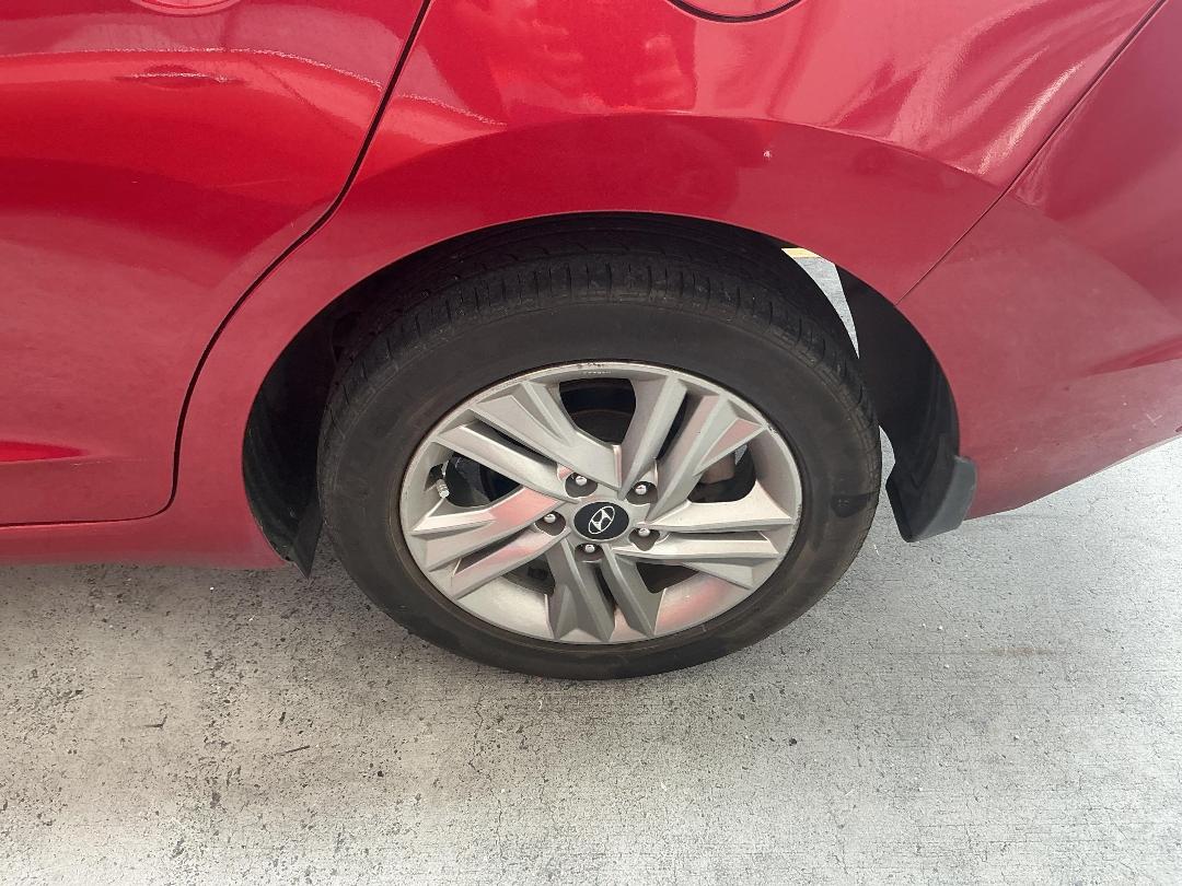 Photo '25' of Hyundai Elantra PE