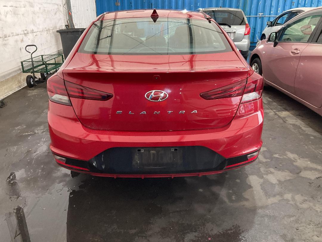 Photo '8' of Hyundai Elantra PE