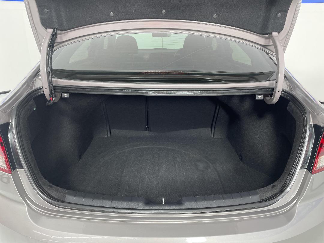 Photo '14' of Hyundai Elantra