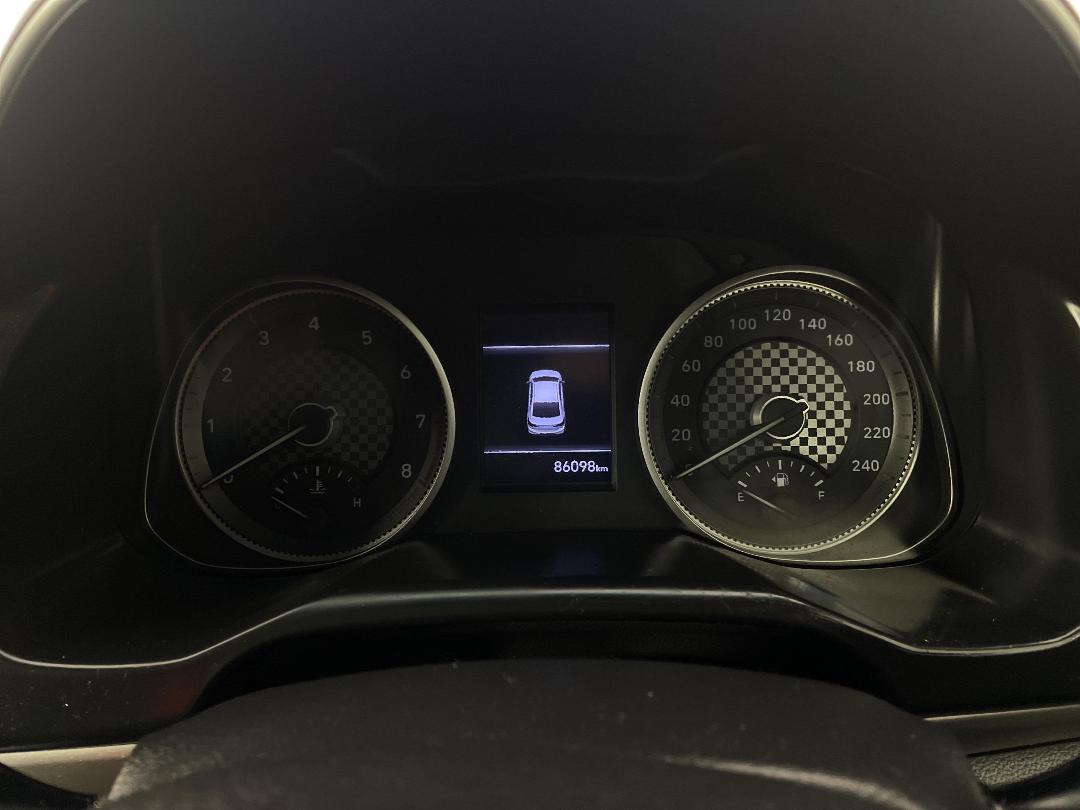 Photo '21' of Hyundai Elantra